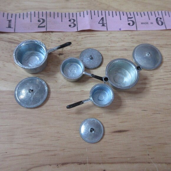 8 piece Metal (?) Miniature Doll Pots & Pans with Lids - Picture 3 of 4